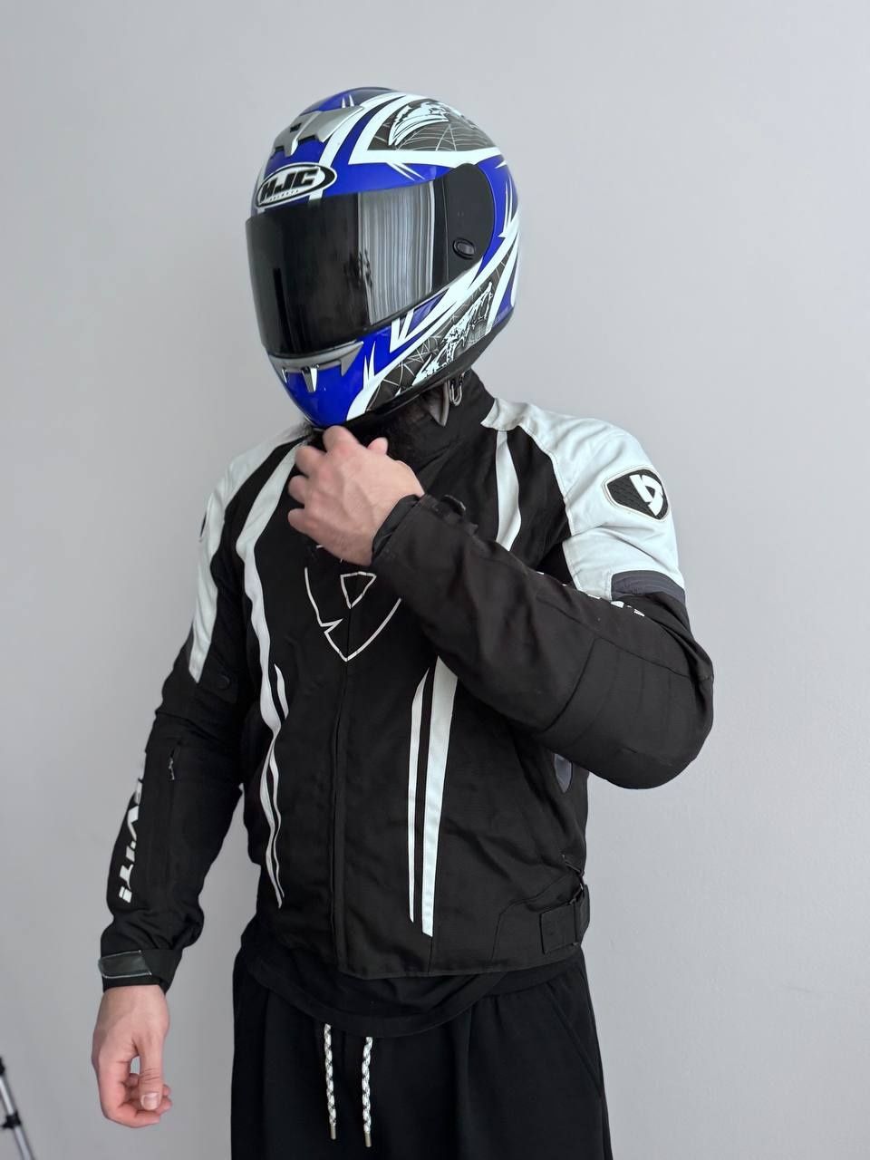 Продам мотокуртку Revit Raceway і мотошлем