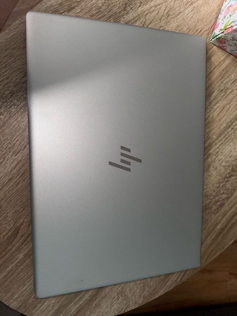 Laptop HP 745 g5 ryzen 7 Pro 8gb 128m2