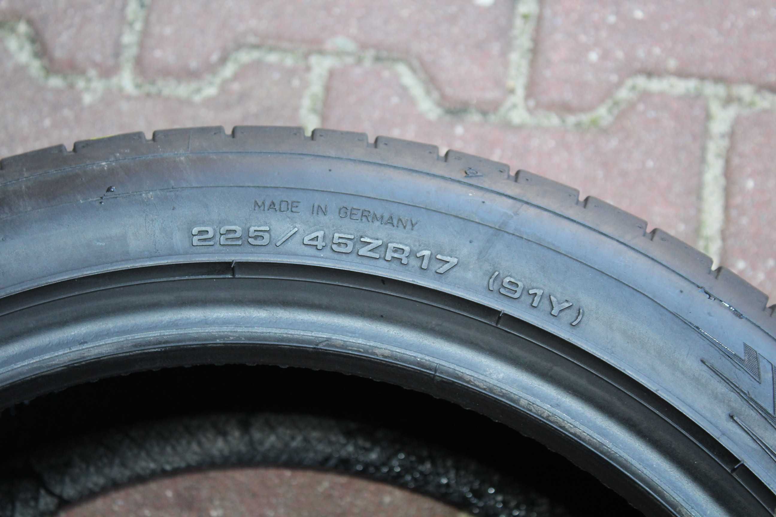 225 45 R17 Dunlop SPORT MAXX RT2