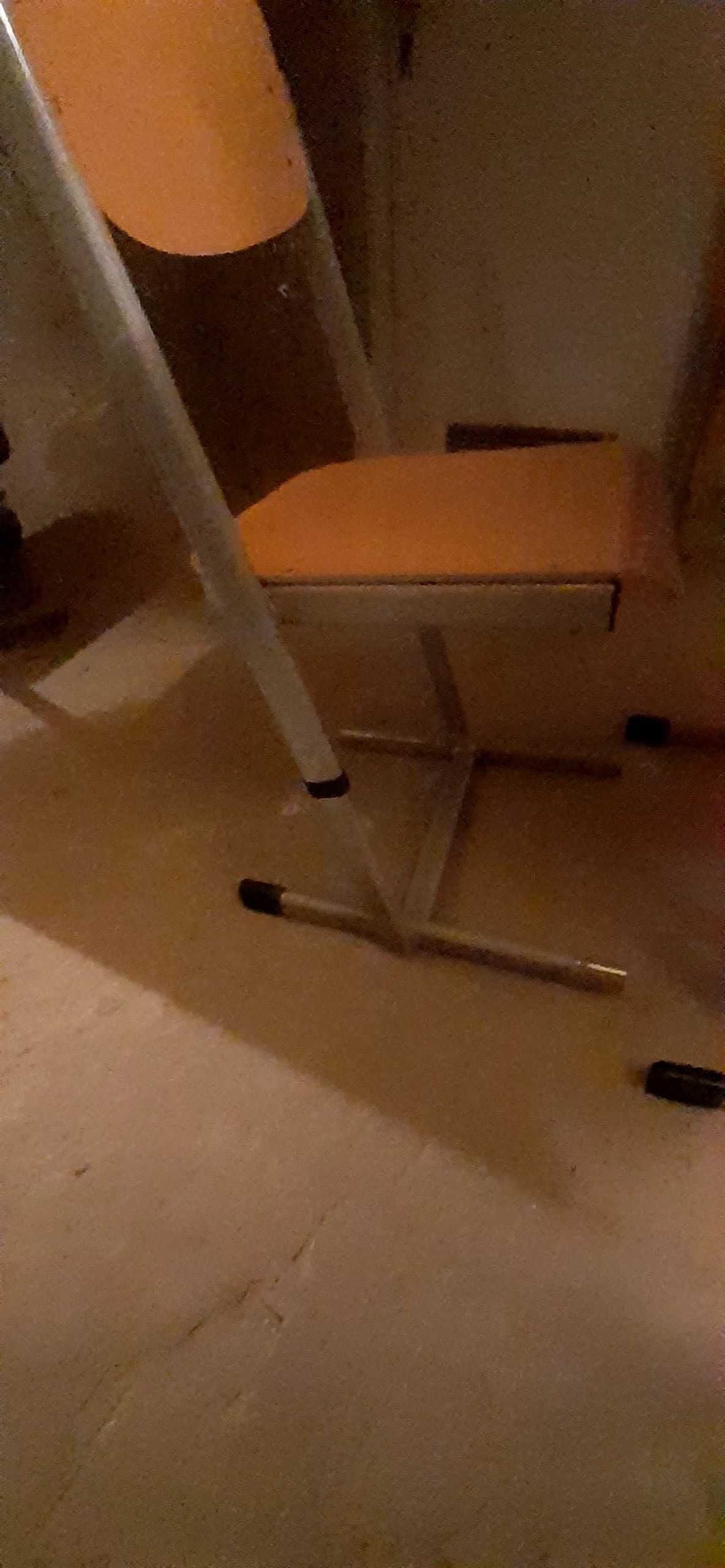 Stolik dziecięcy regulowany z krzesłem
