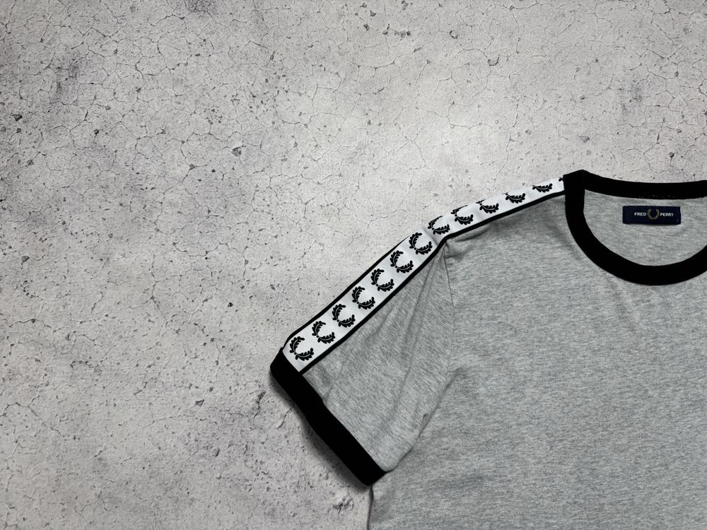 Футболка Fred Perry С Лампасами Оригинал Кэжуал Идеал Размер M-L