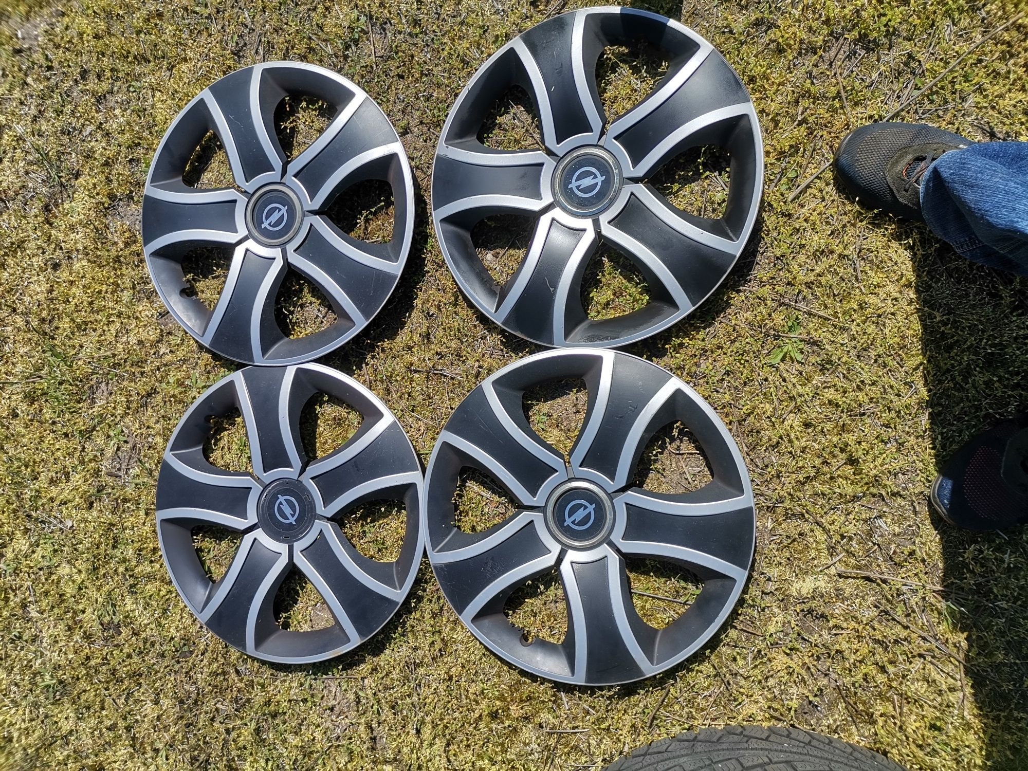 Felgi stalowe 16" 5x105, od Opla Mokki, opony uniroyal MS plus 77 zima