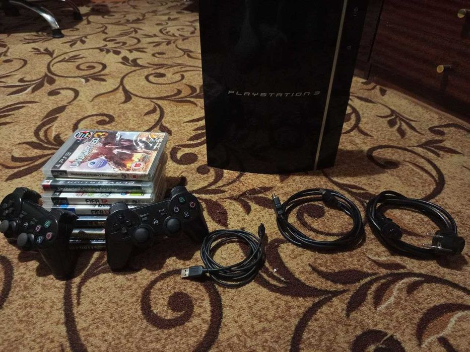 Продається ігрова консоль PlayStation3Fat у чудовому стані! на 230GB
