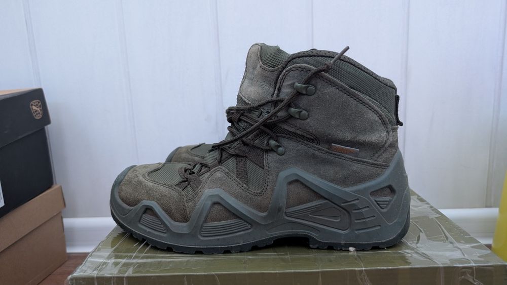 Трекінгові кросівки Reis