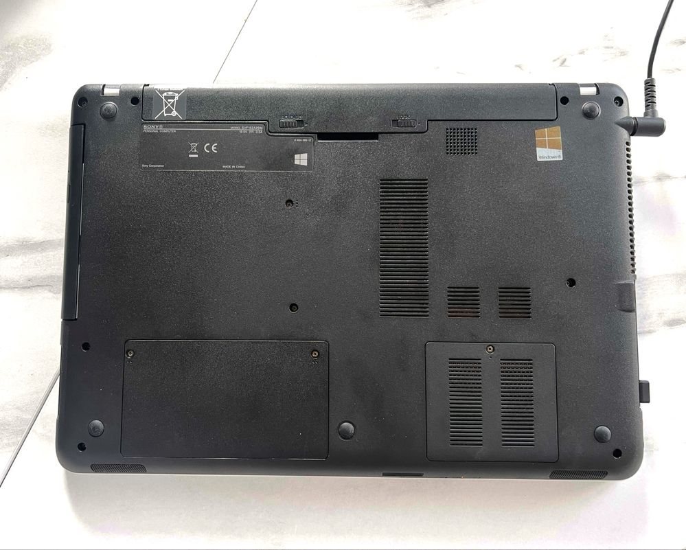 Laptop Sony VAIO model SVF152A29M