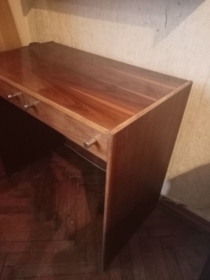 Туалетный стол, зеркало, полка Чехословакия от спальни Фемина