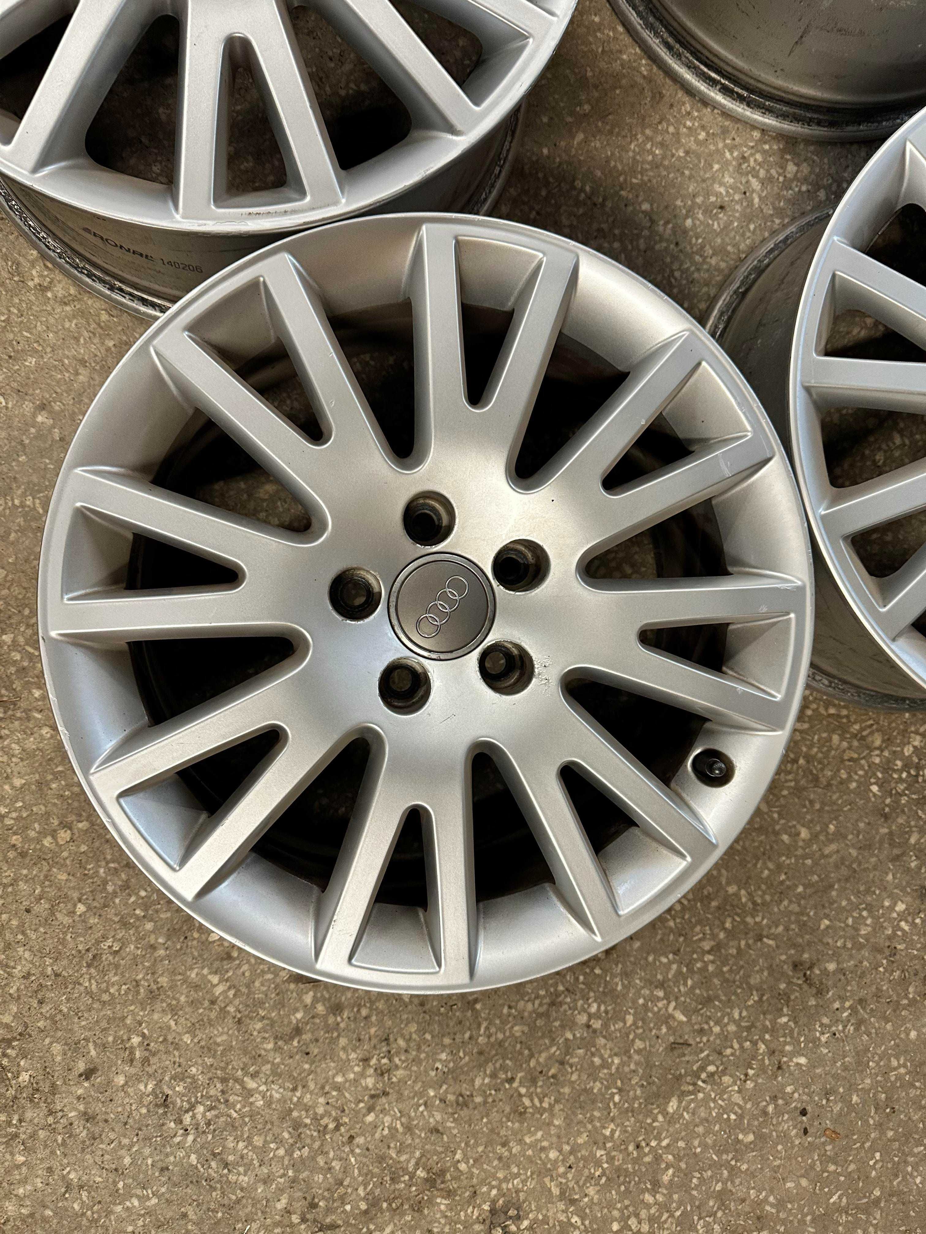 Felgi Aluminiowe Audi A6 C6 Oryginalne 17"