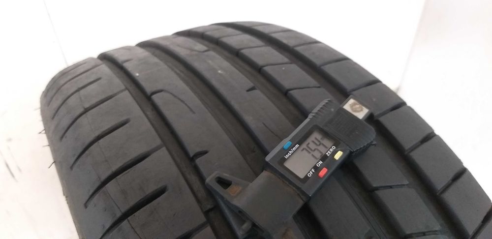 Szt 2334L Sztuka 225/40R18 92Y Dunlop Sport Maxx RT2 dot.4020