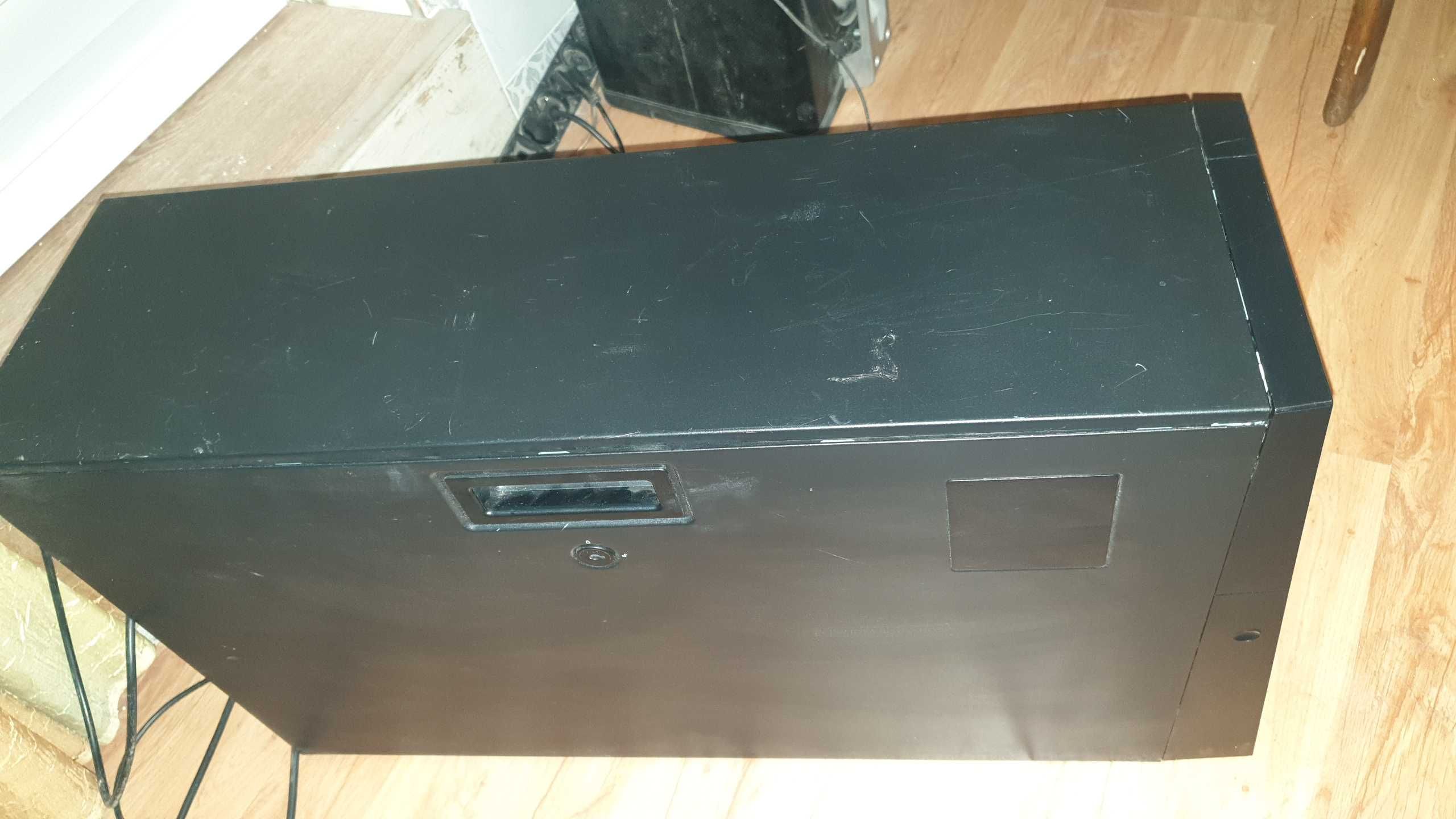IBM X3400: Xenon 5130-2GHz, DAT 72, SCSI ADAPTEC,160GB