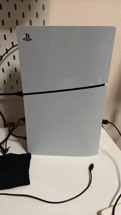 PlayStation 5 Slim 1T + 1 comando PS5