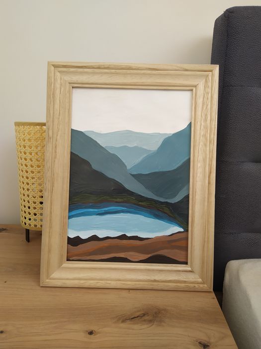 Obraz akrylowy w drewnianej ramie.