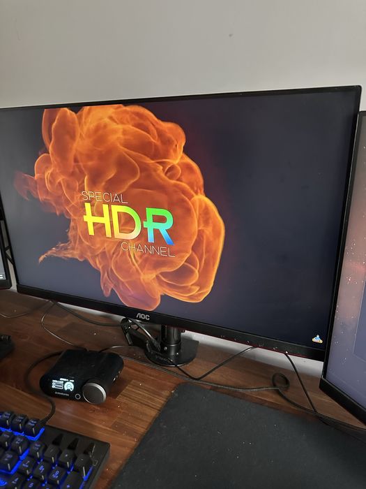 3 monitores AOC gaming 144hz + suporte