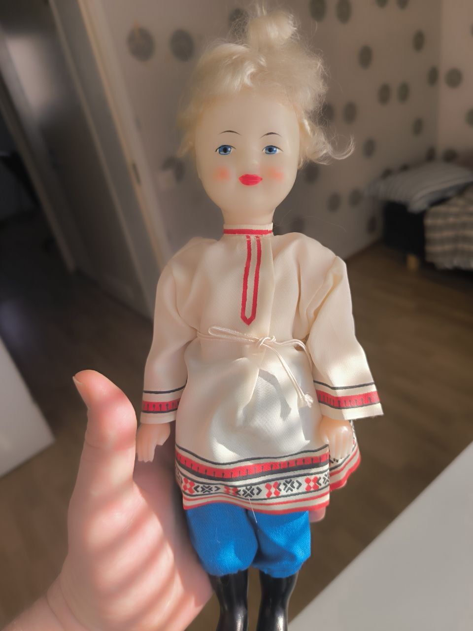 Винтажная сувенирная кукла