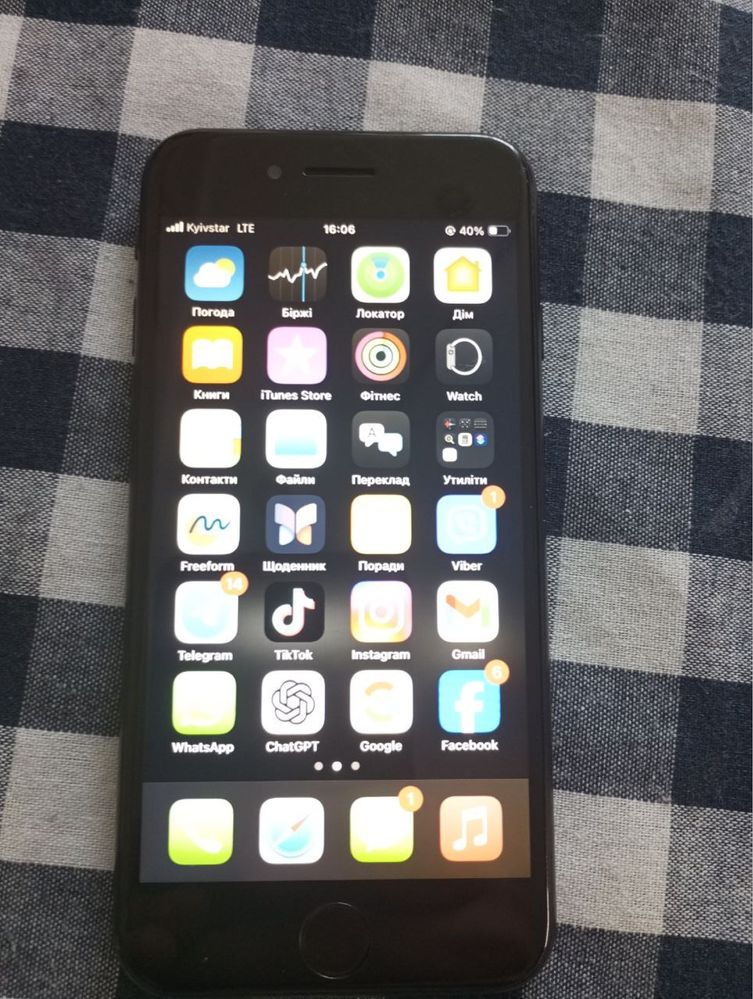 Продам Iphone CE 2020