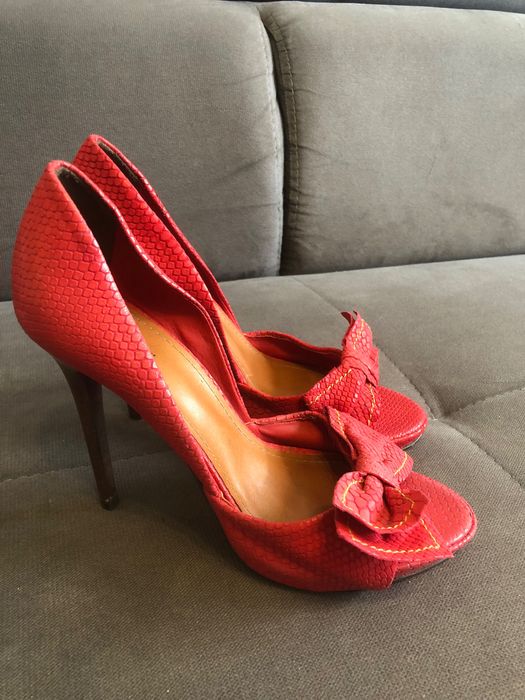 Czerwone skórzane sandały Kazar rozmiar 39