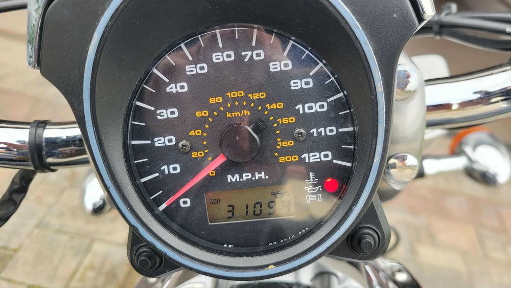 Suzuki Intruder VZ 800