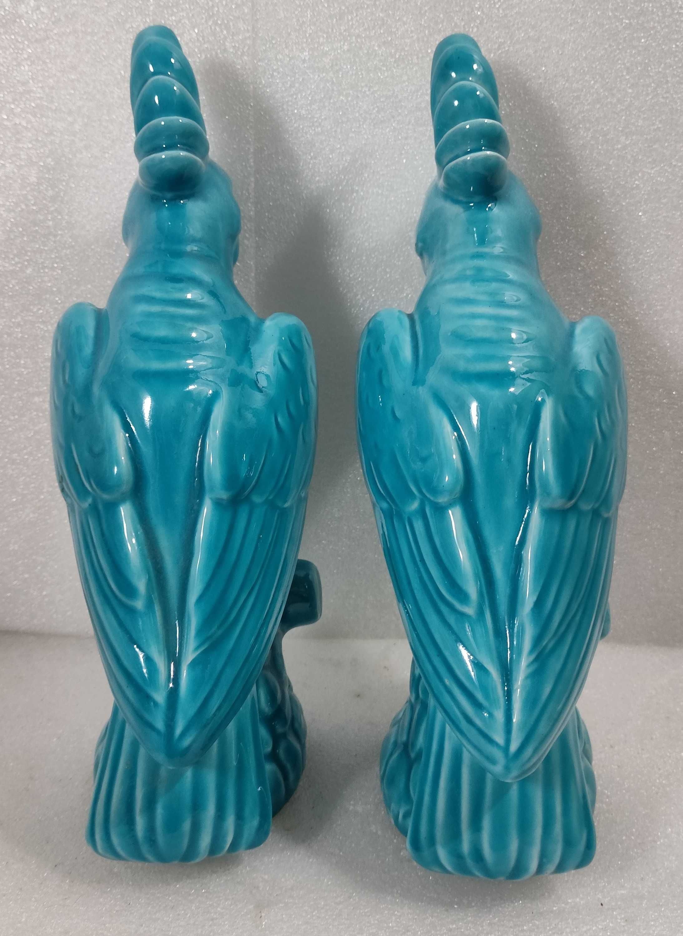 Par de catatuas em cerâmica pintada