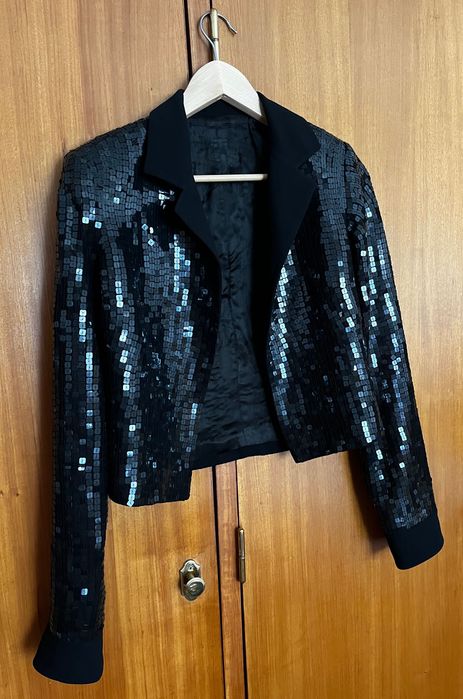 Casaco curto (jaqueta) de lantejoulas ASOS — 35€