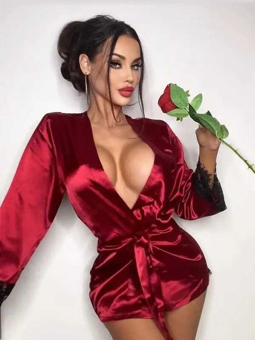 Атласний халат з відкритою спинкою