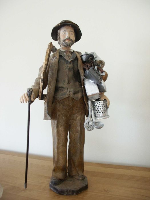 Estatueta de barro – velharias