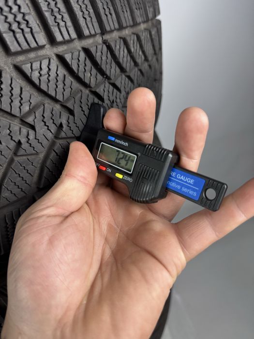 Шини R16 215/55 (93H) Semperit Speed-Grip 5 2022 7,2-8,8мм зимова рези