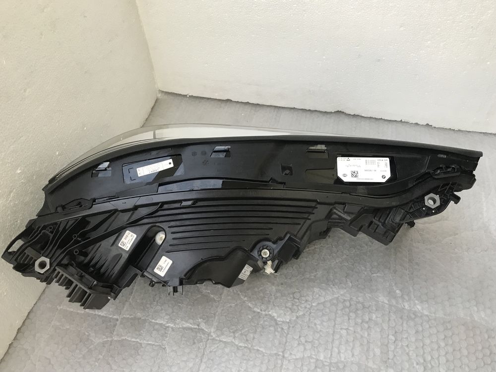 Фара ліва BMW IX i20 M60 Laser