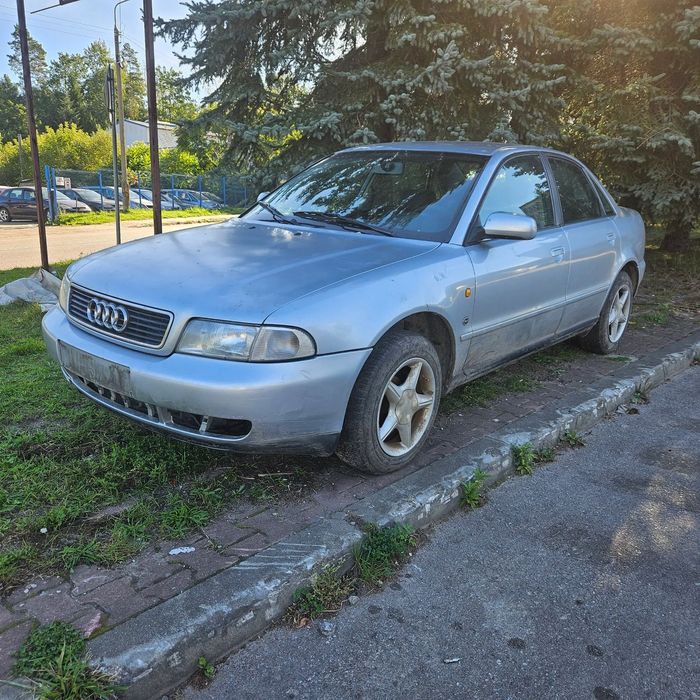 AUDI A4 B5 pojazd na części: maska, zderzak, drzwi, szyby, lusterka, chłodnica ...