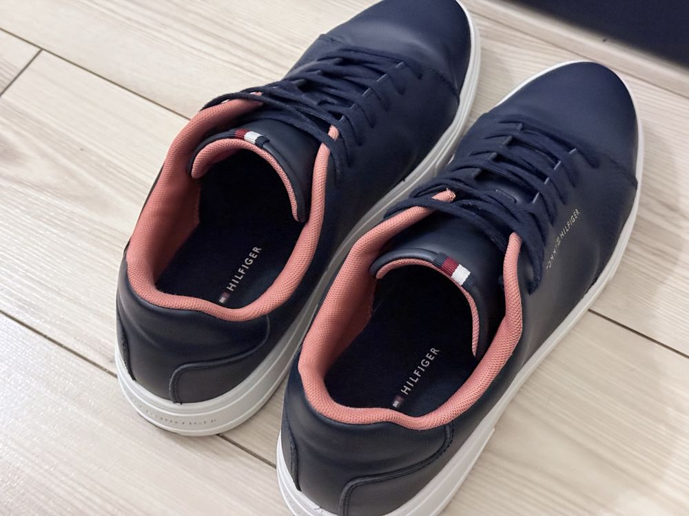 Buty Tommy Hilfiger - na gwarancji, jak nowe!