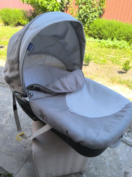 Люлька-переноска Chicco + автокрісло від 0 до 18 місяців.