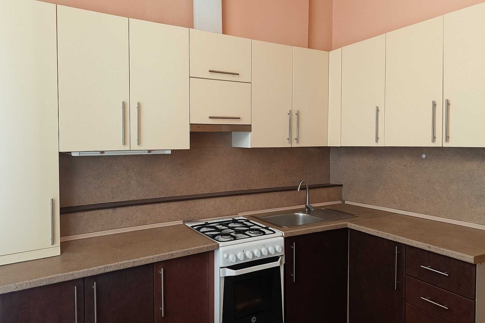 Продам 2х ком.кв 62 м.кв по пр.Незалежності (Ушакова)