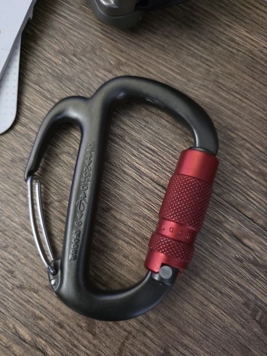 Zestaw Petzl Grigri+ oraz karabinek Freino