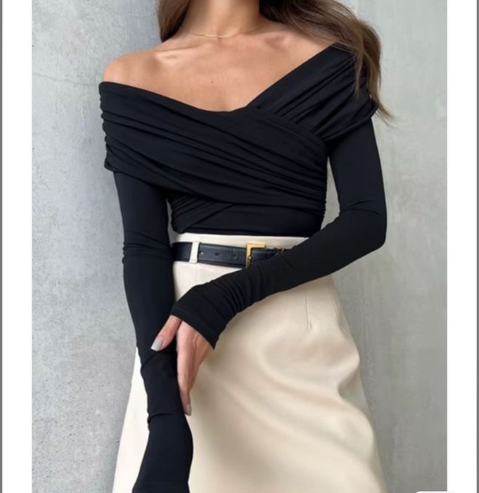 Жіночий боді з відкритими плечима