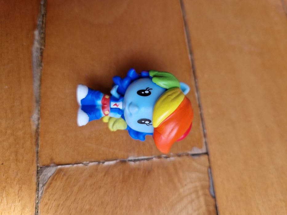 Mini figurka rainbow Dash pony