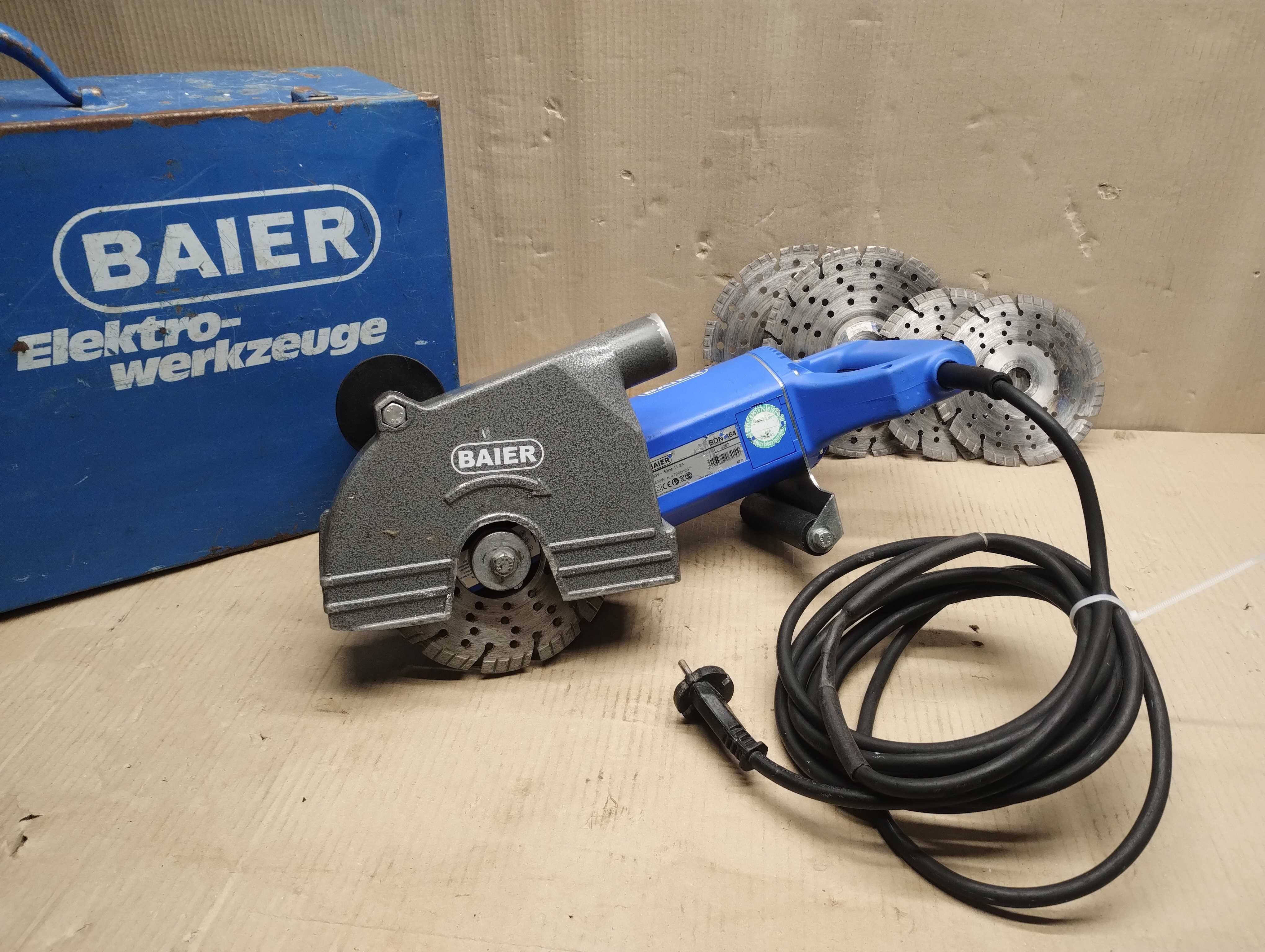 BAIER BDN 464  Bruzdownica diamentowa 2400W z 6  tarczami  w skrzyni