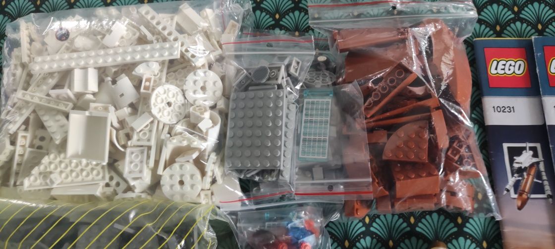 LEGO 10231 Shuttle Expedition jak 10213
