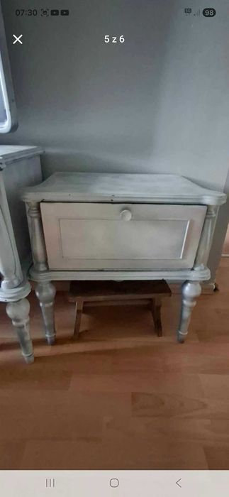 Prl meble/toaletka z lustrem plus pufa i dwie szafki nocne