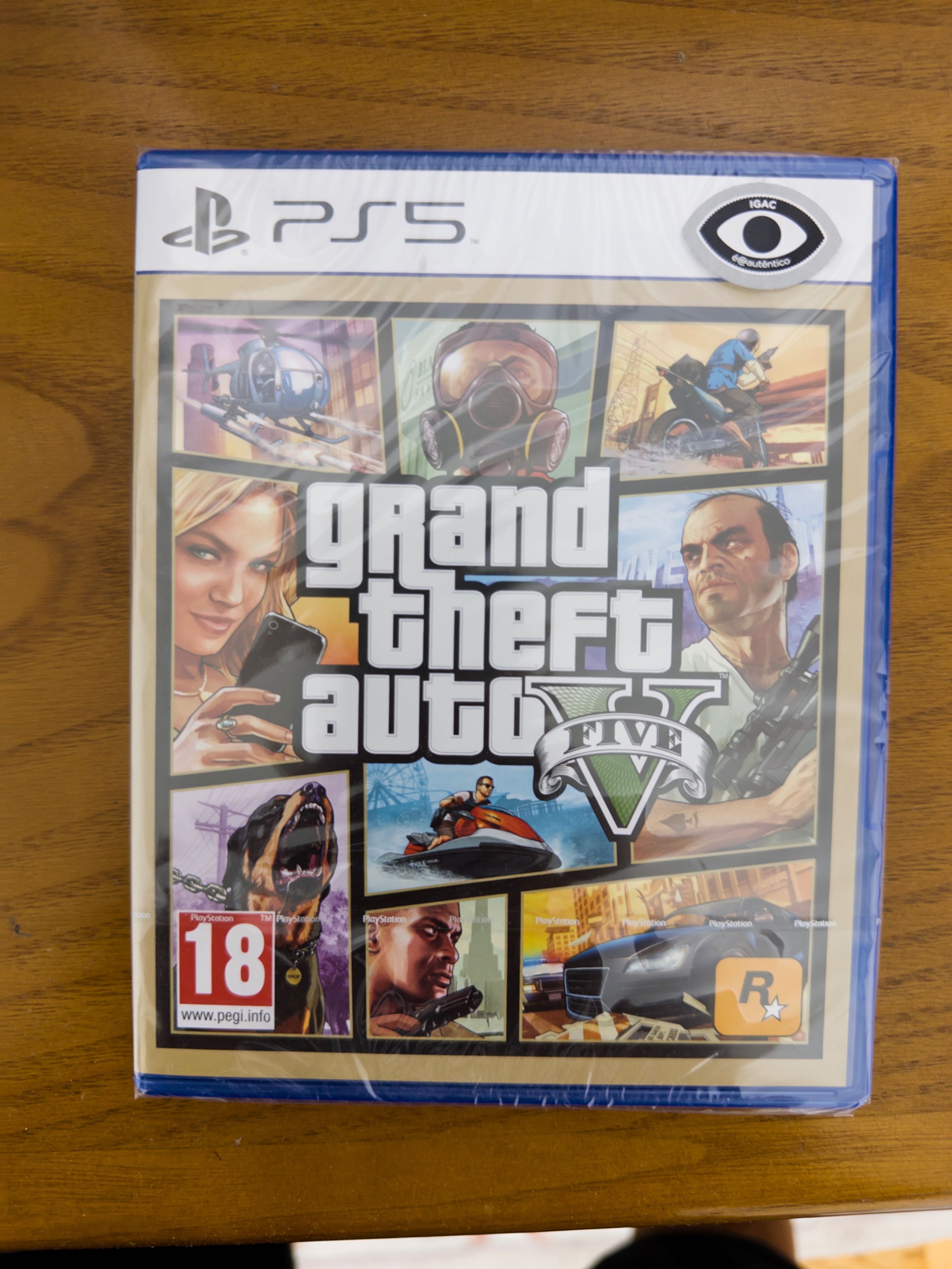 Playstation 5 muito pouco utilizada + 3 jogos