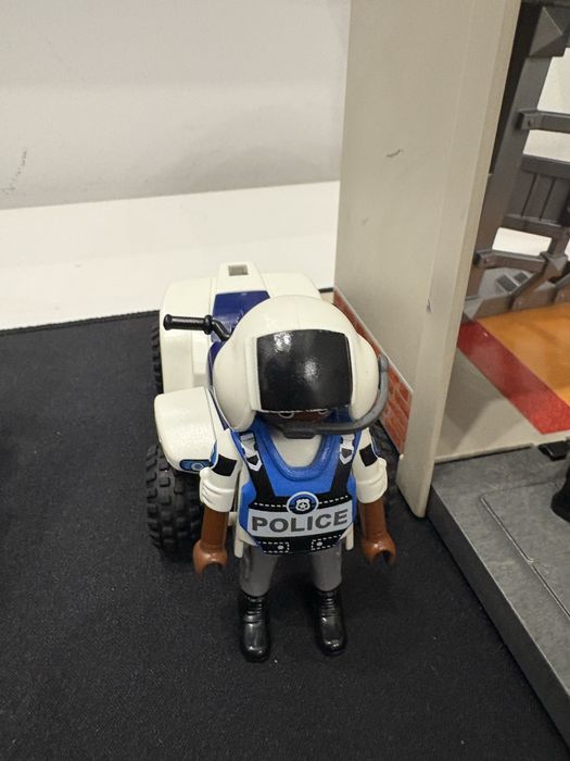 Zestaw playmobil komisariat policji z autem