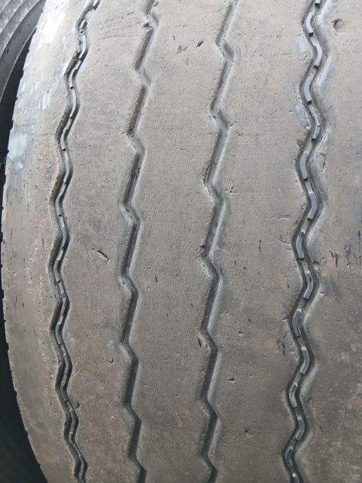 Грузові шини бу 385/65/R22.5