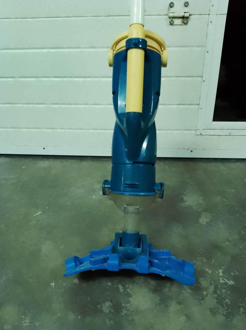Aspirador de piscina a bateria