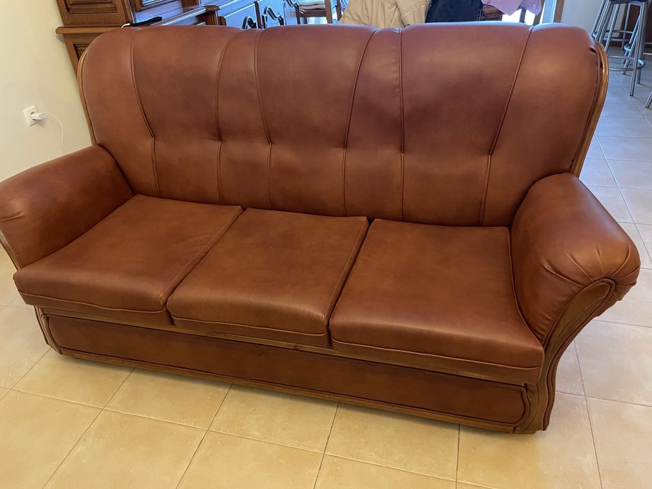 Sofas em pele igual a novo