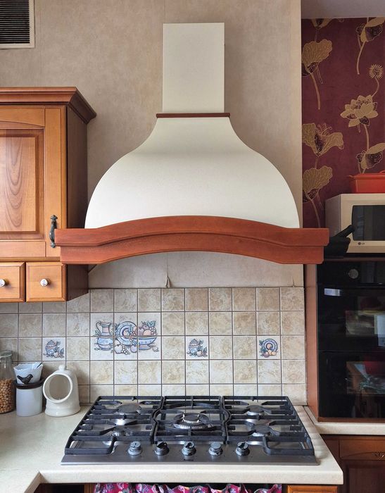 Okap kuchenny przyścienny FALMEC drewniany ornament używany