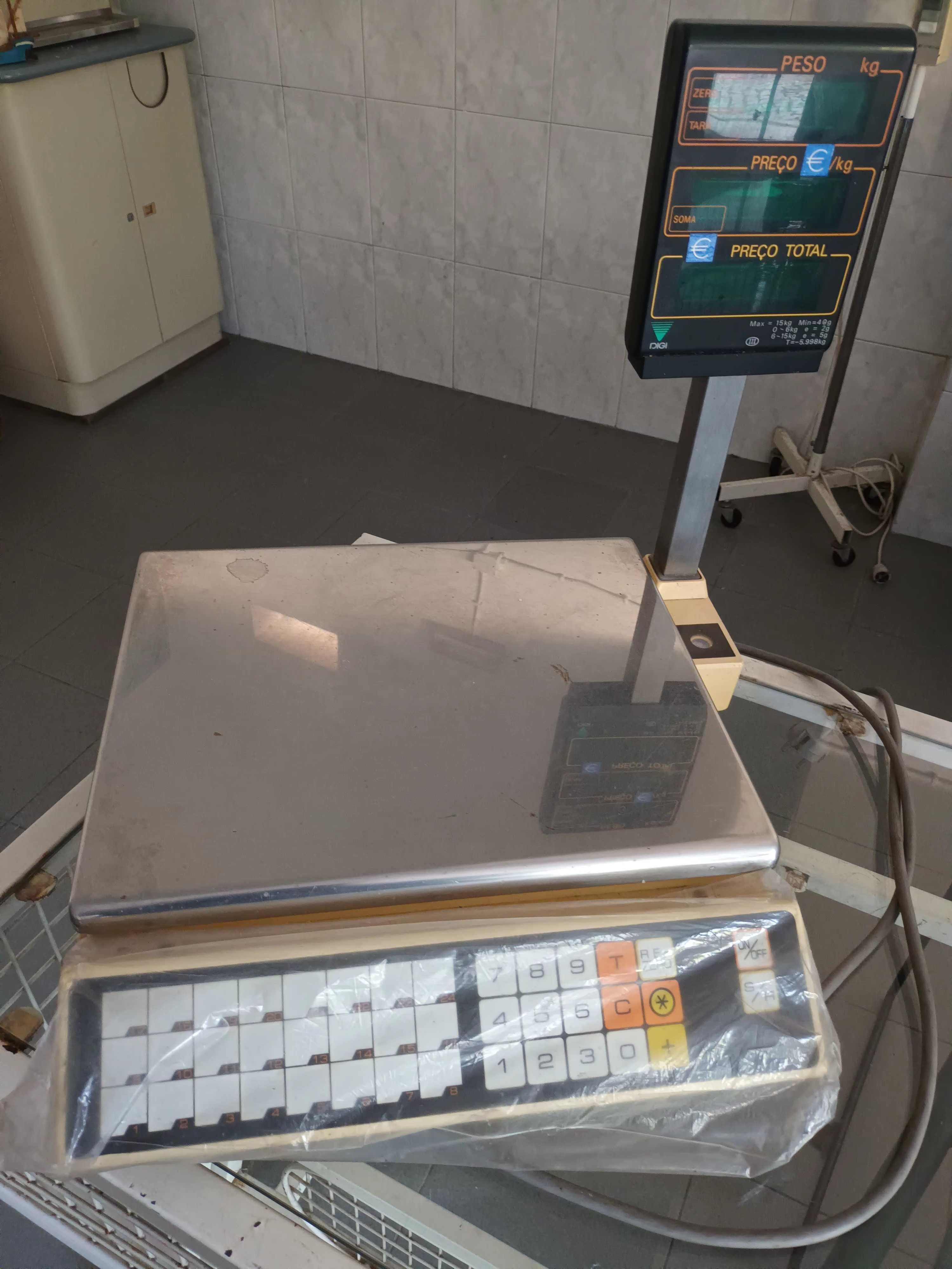 Vendo balança Digi