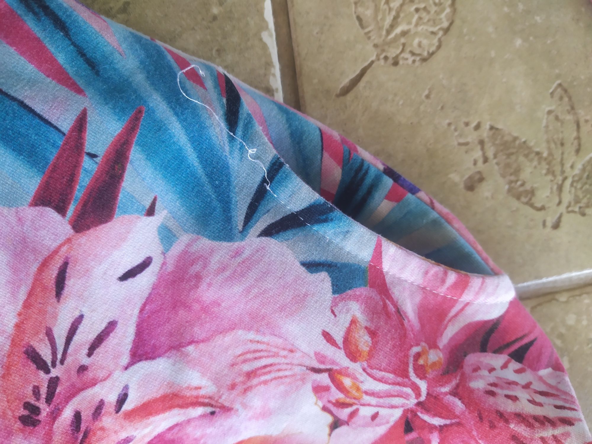 Bluza sukienka OKEE z kominokapturem kwiatowy print dresowa