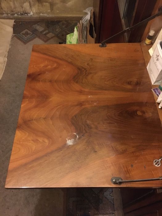 Kredens z czasów PRL