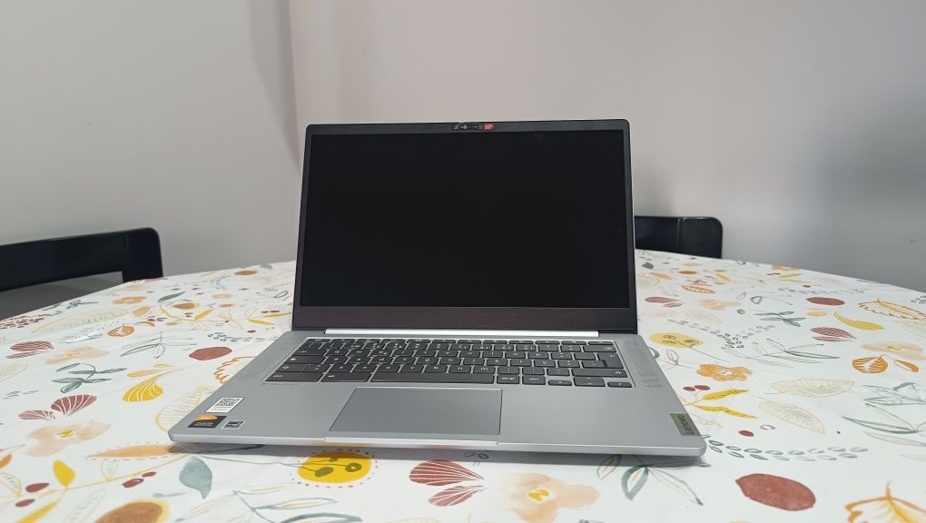 Portátil Lenovo IdeaPad Slim 3 Chromebook