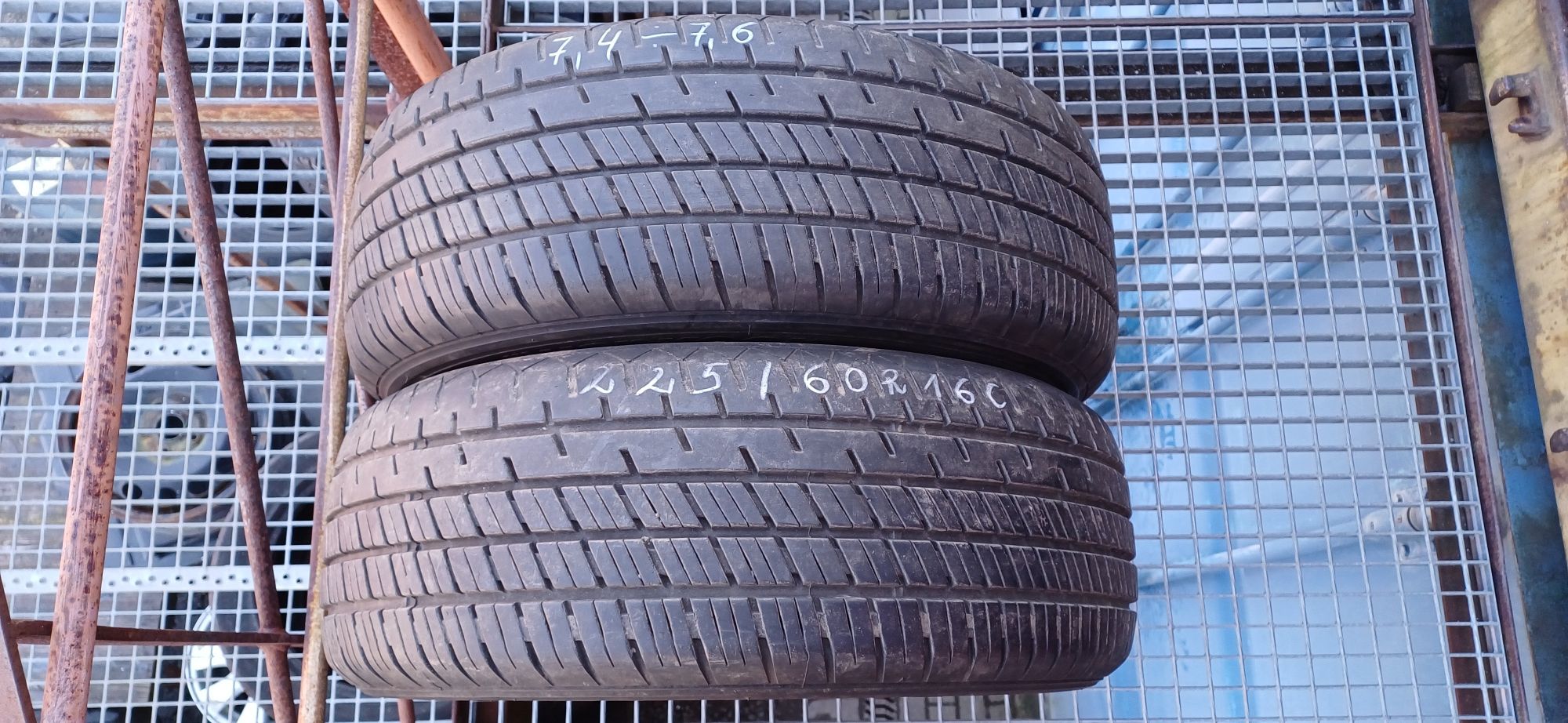 225/60R16C HANKOOK , dwie opony letnie wzmacniane.