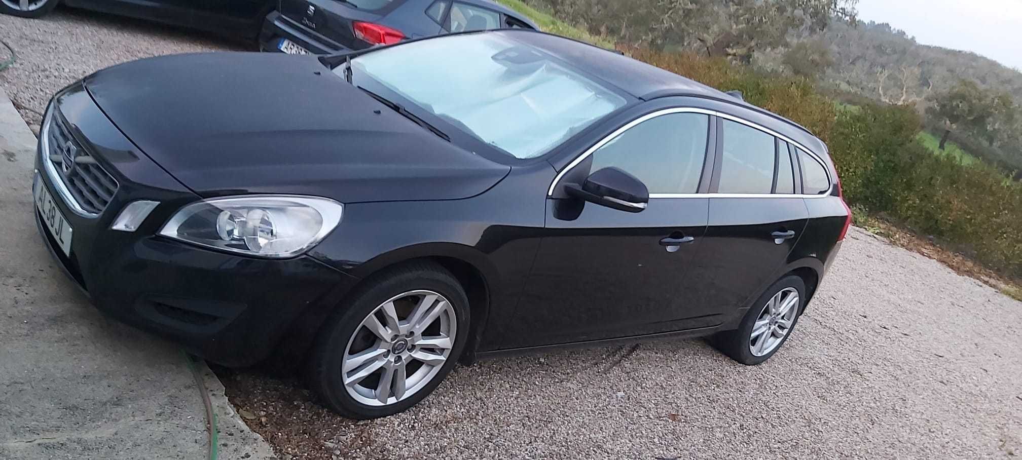 VOLVO V60 D2     2012