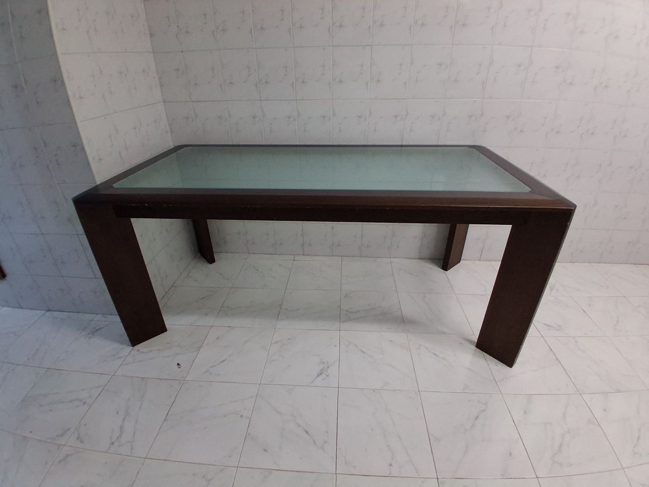 Mesa de Sala impecável