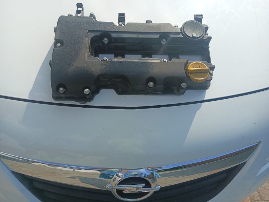 Pokrywa głowicy Meriva 2011